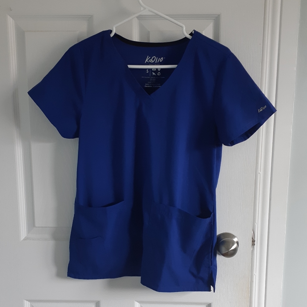 Scrub top